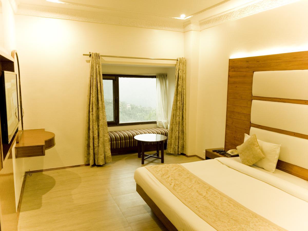 Royal Jardin Whistling Pines Resort Shimla Exterior foto