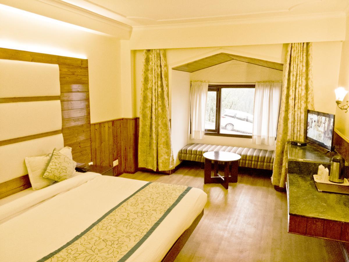 Royal Jardin Whistling Pines Resort Shimla Exterior foto
