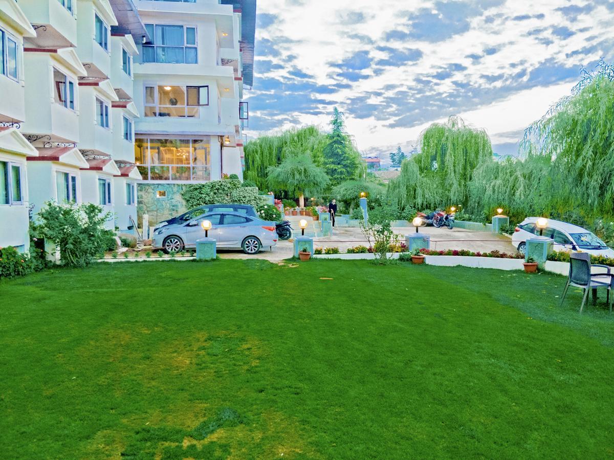 Royal Jardin Whistling Pines Resort Shimla Exterior foto