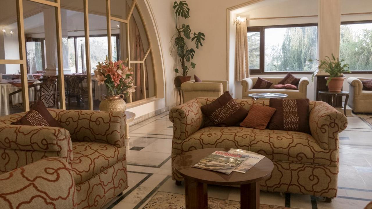 Royal Jardin Whistling Pines Resort Shimla Exterior foto